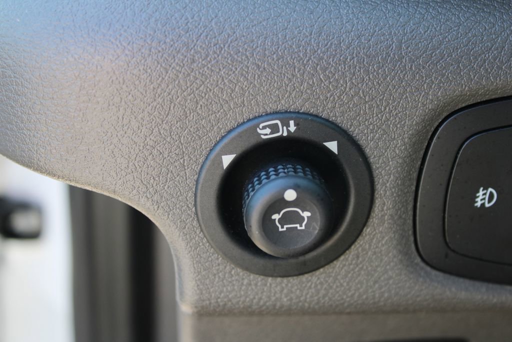 Used 2024 Ford Transit 350 XLT image 9