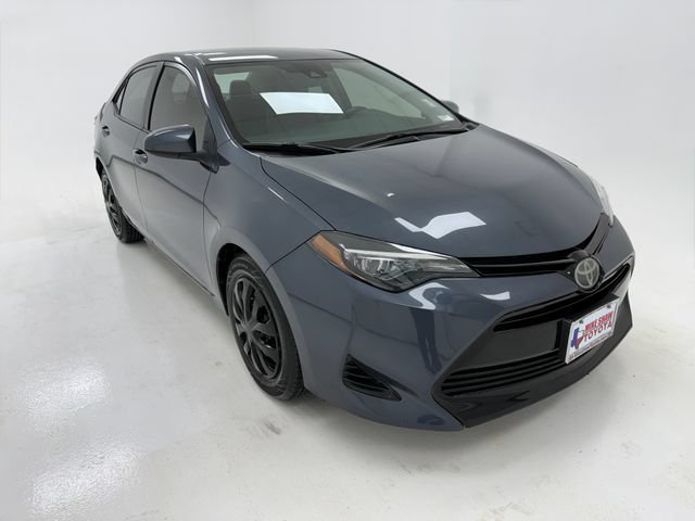 Used 2018 Toyota Corolla LE FWD image 2