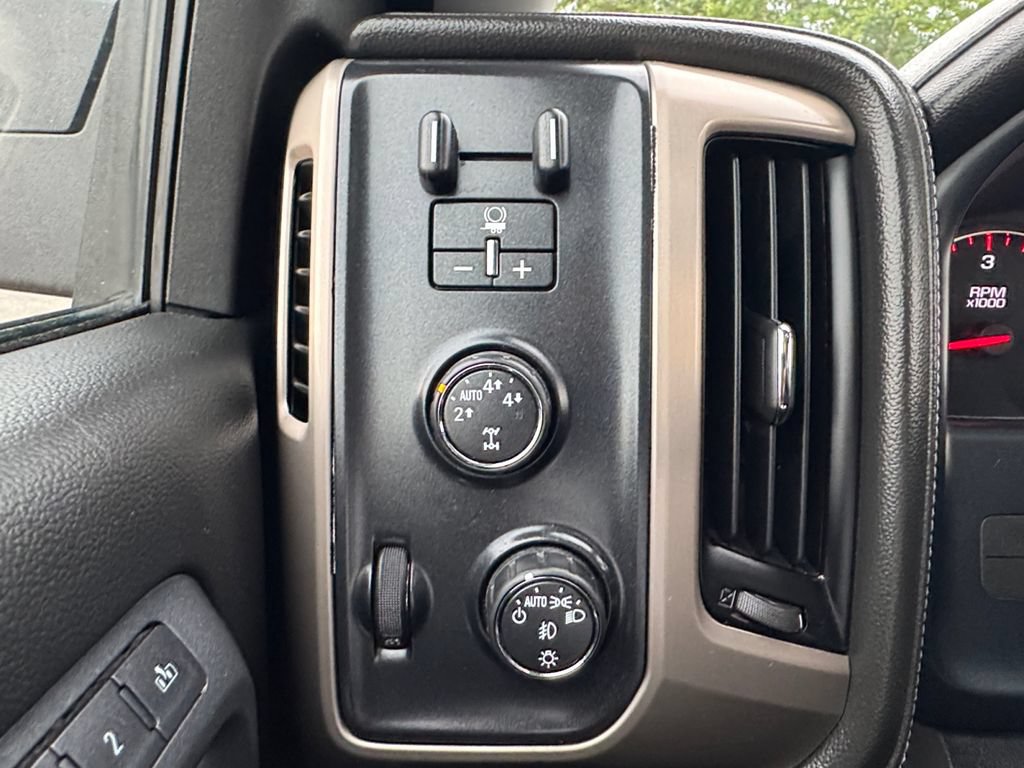 Used 2015 GMC Sierra 1500 Denali w/ Driver Alert Package AWD/4WD image 15