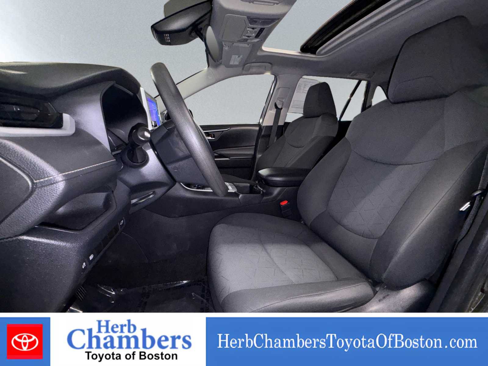 Used 2023 Toyota RAV4 XLE w/ Convenience Package AWD/4WD image 7
