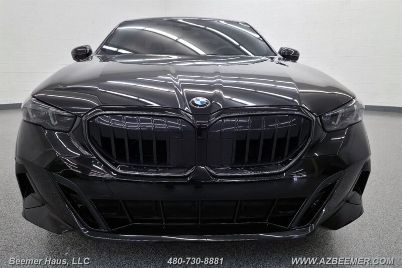Used 2026 BMW 530i w/ M Sport Package RWD image 6