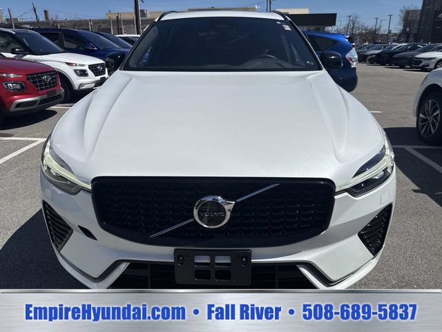 Used 2023 Volvo XC60 B5 Plus AWD/4WD image 12