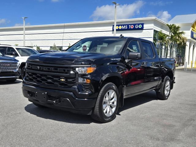 Used 2023 Chevrolet Silverado 1500 Custom image 3