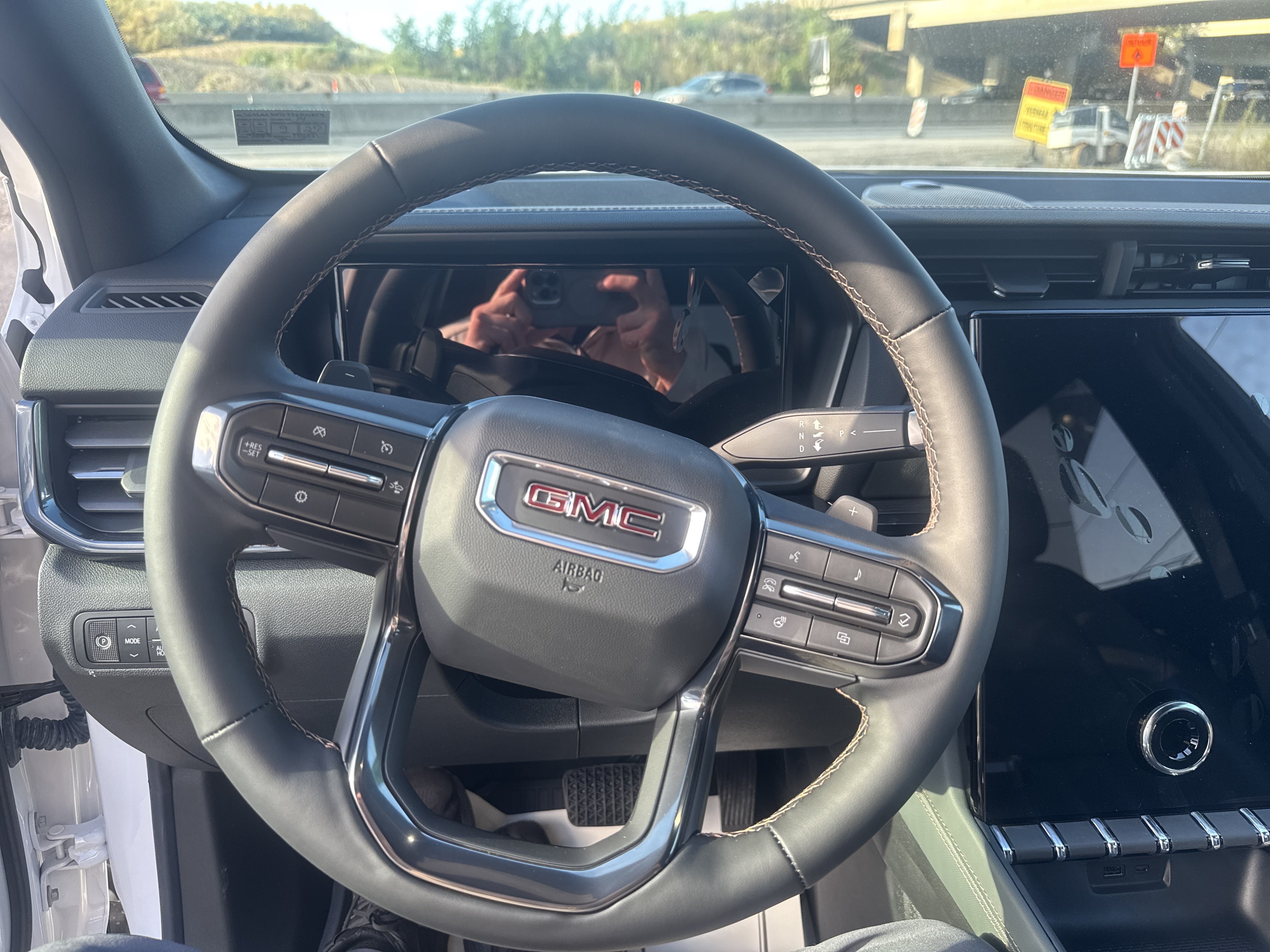 New 2027 GMC Terrain AT4 w/ Convenience Package III AWD/4WD image 3
