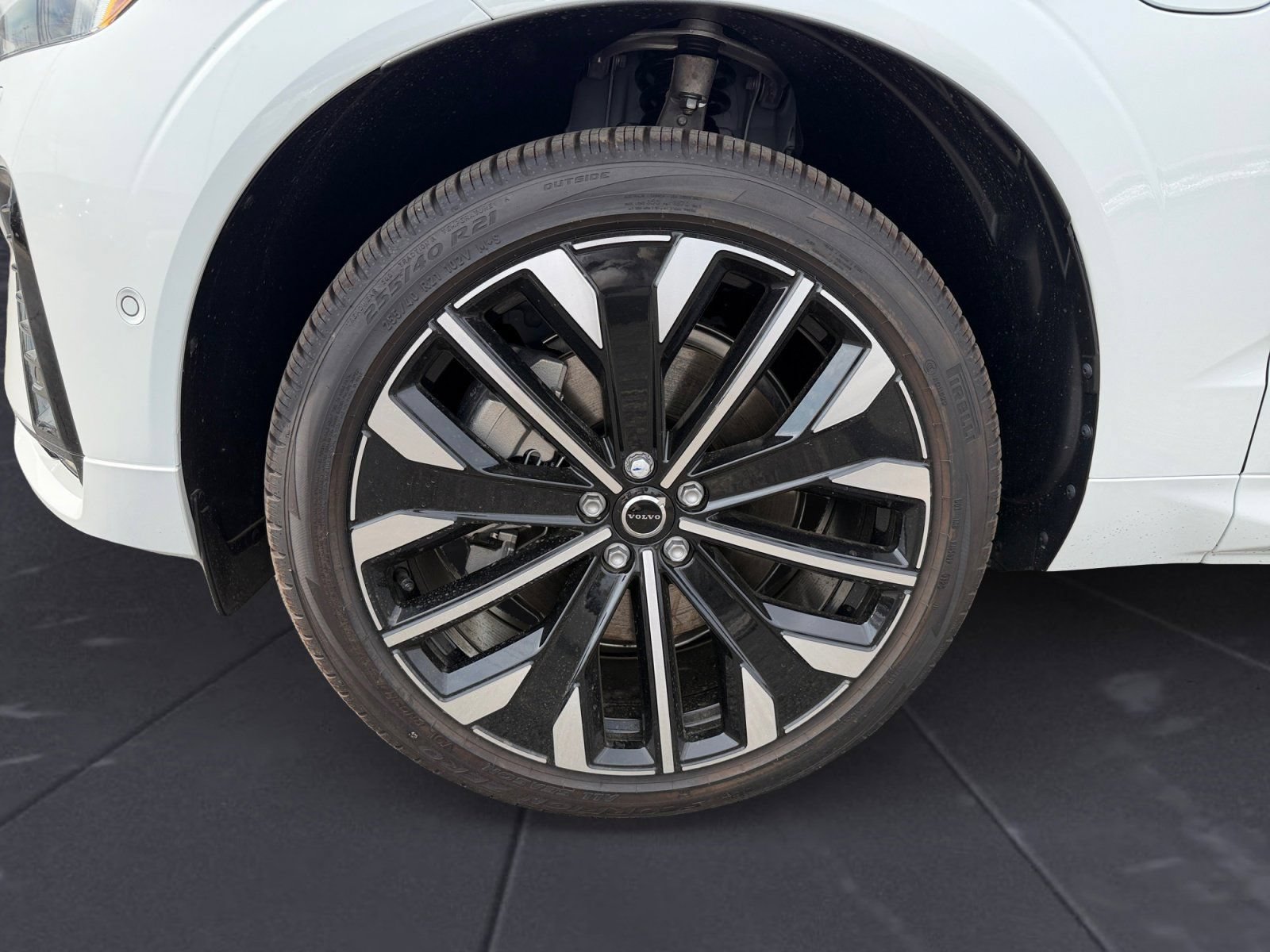 New 2026 Volvo XC60 T8 Ultra w/ Protection Package Premier AWD/4WD image 14