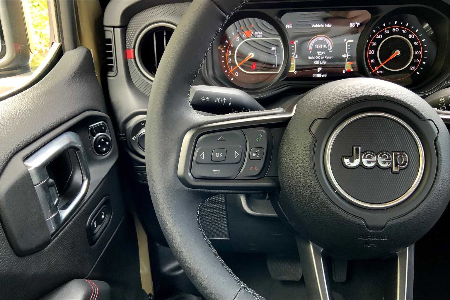 Used 2025 Jeep Wrangler Unlimited Rubicon image 23