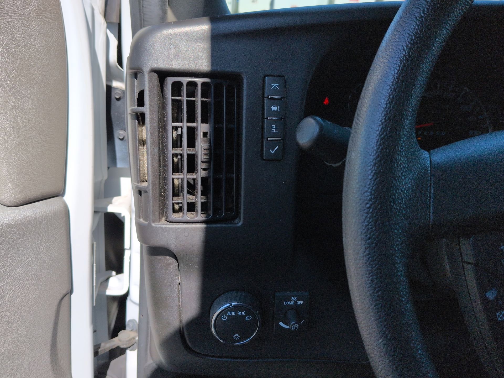 Used 2024 GMC Savana 2500 w/ Driver Convenience Package image 16