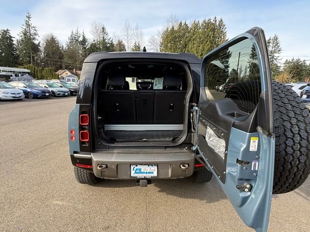 Used 2022 Land Rover Defender 90 X-Dynamic S image 30