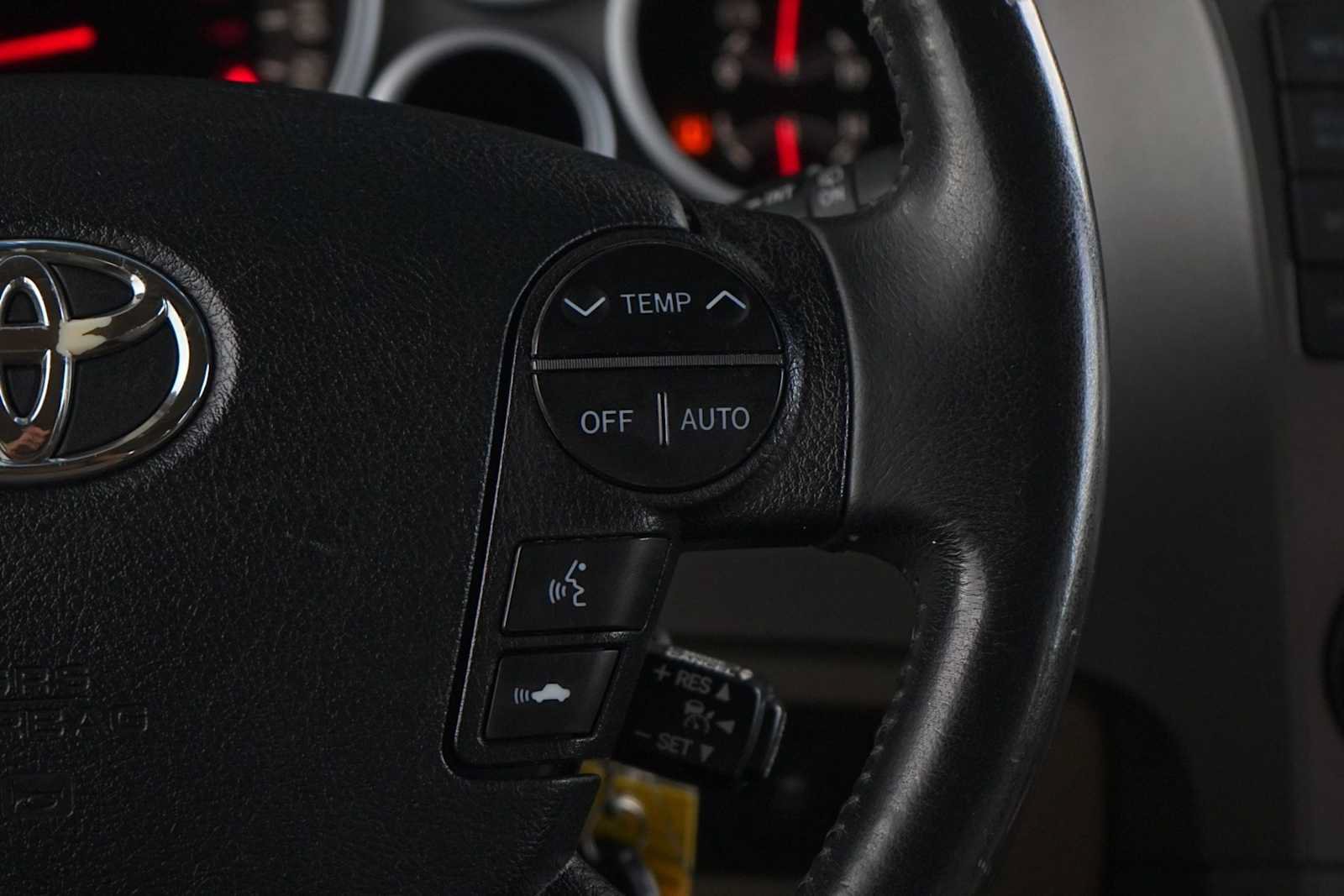 Used 2013 Toyota Sequoia Platinum RWD image 18