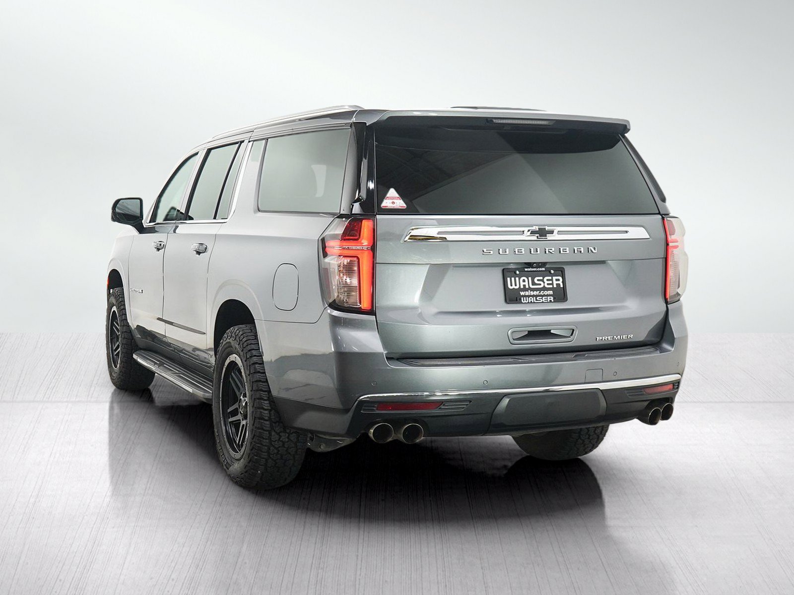 Used 2021 Chevrolet Suburban Premier w/ Premium Package AWD/4WD image 3