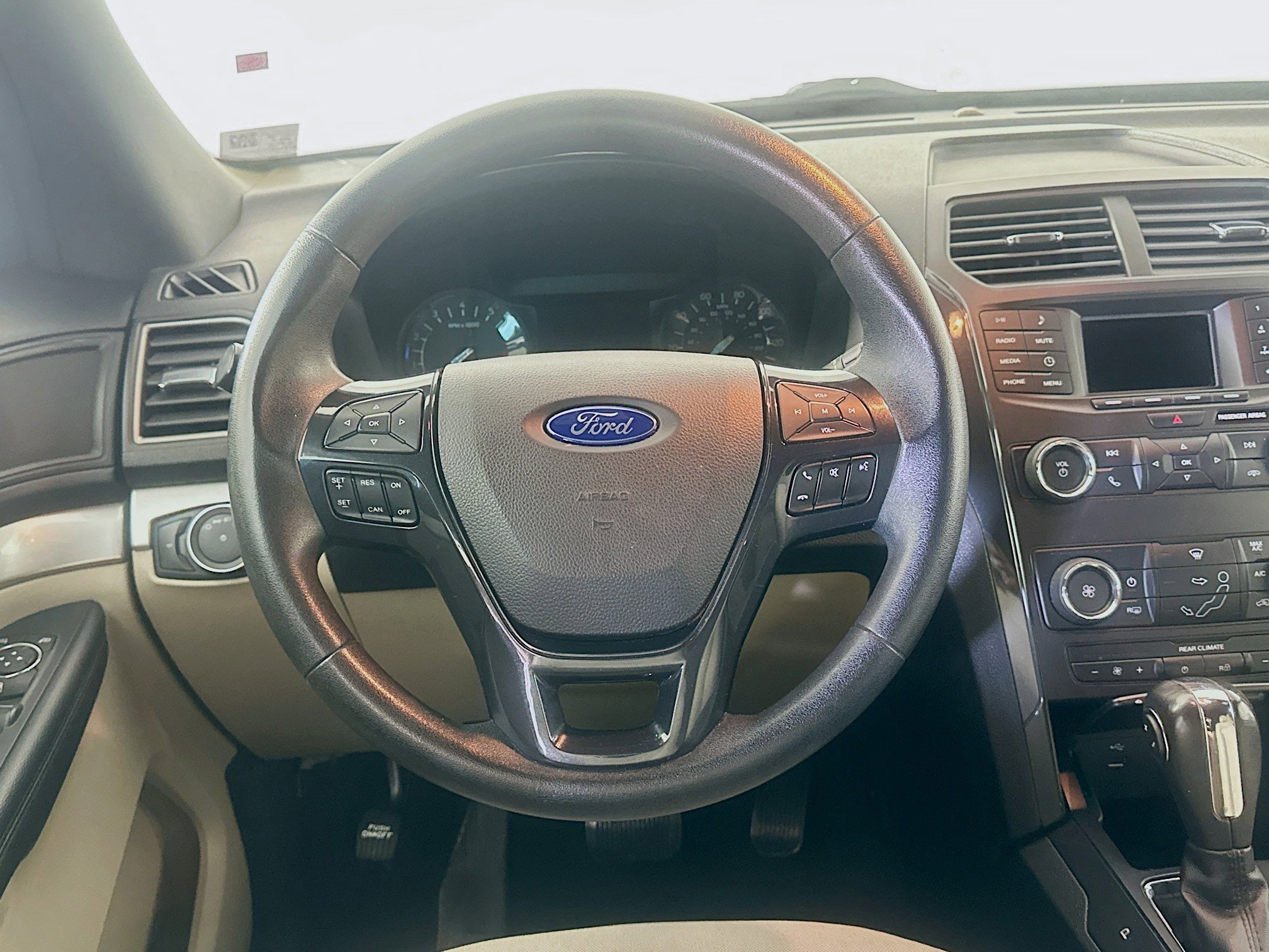Used 2018 Ford Explorer FWD image 17
