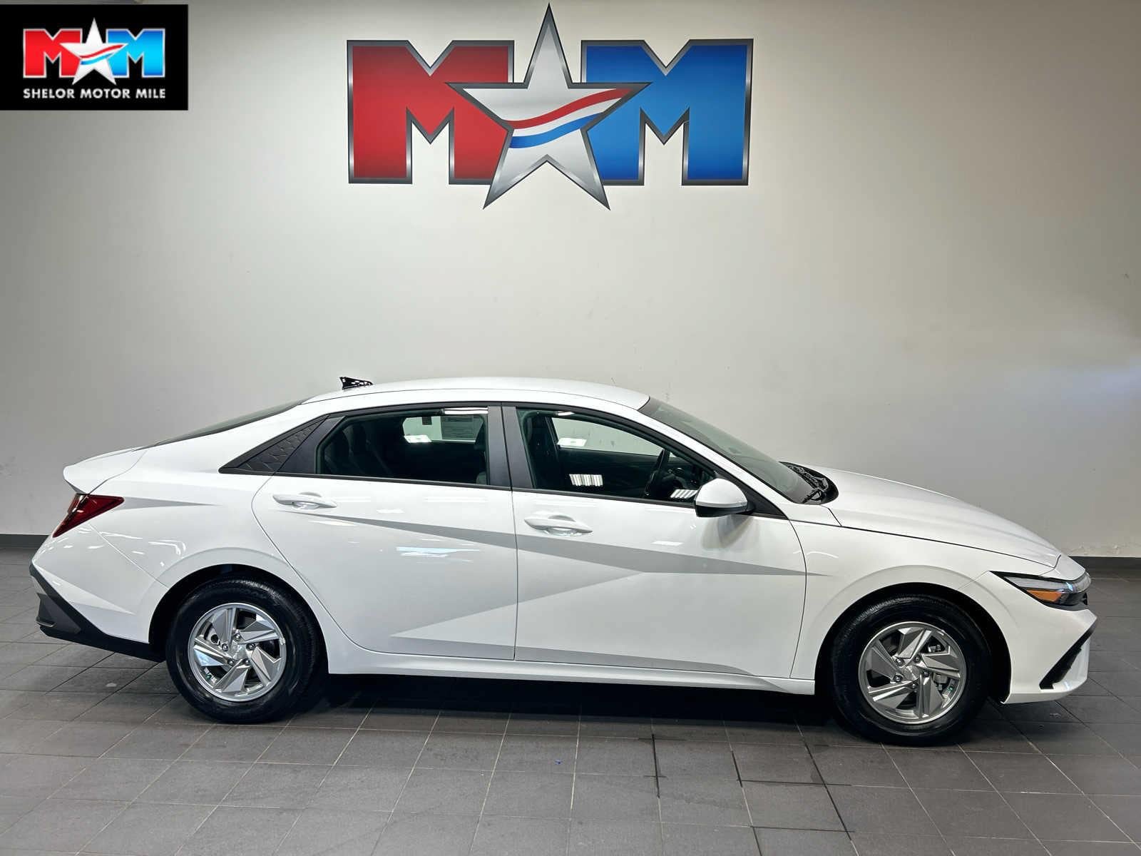 New 2026 Hyundai Elantra SE