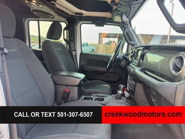 Used 2020 Jeep Gladiator Overland w/ Safety Group AWD/4WD image 11