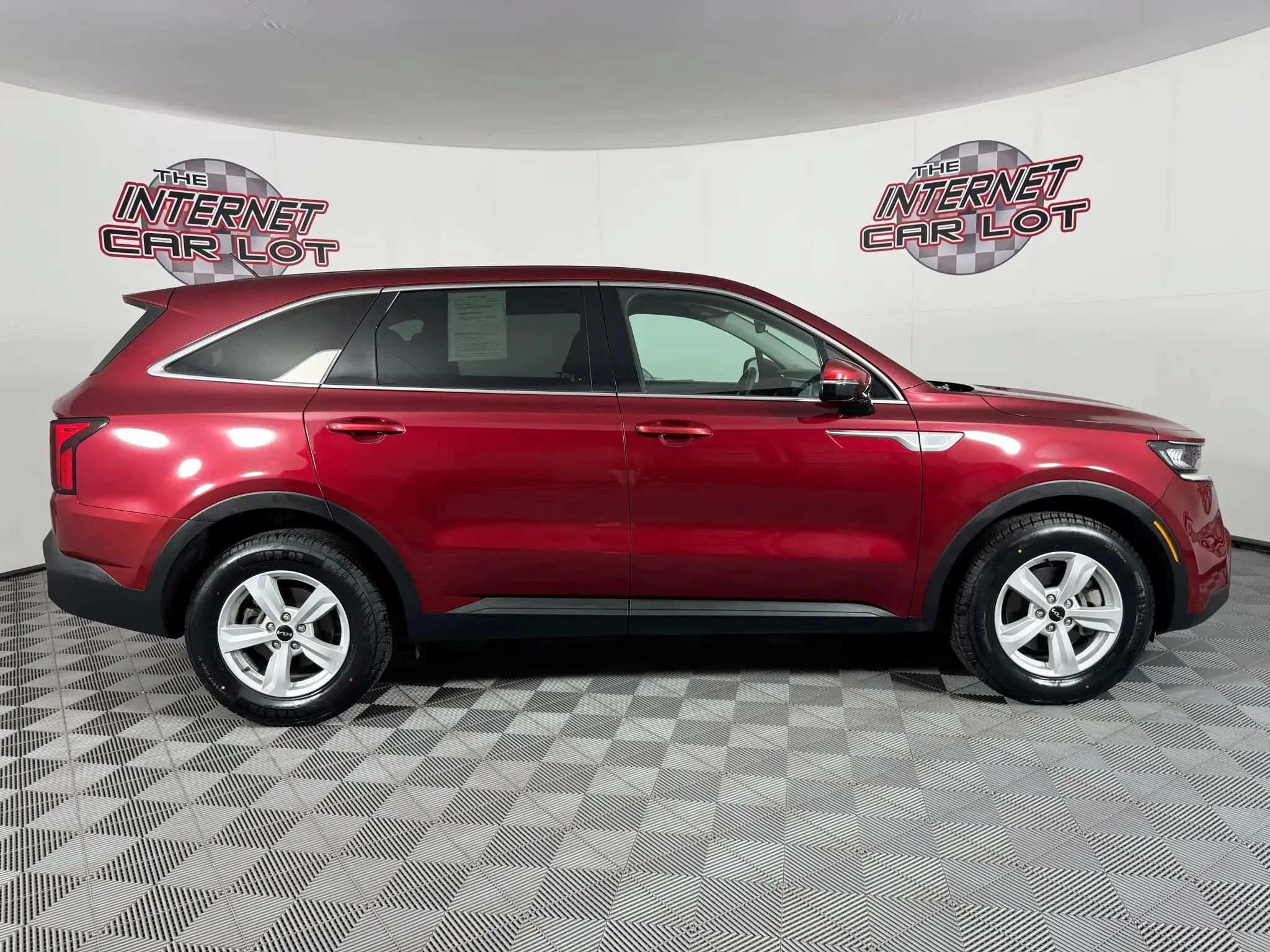 Used 2023 Kia Sorento LX FWD image 8