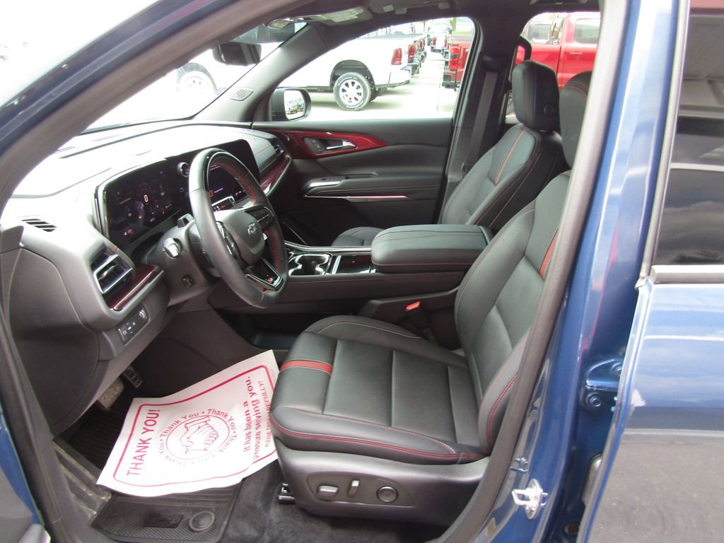 Used 2024 Chevrolet Traverse RS image 31