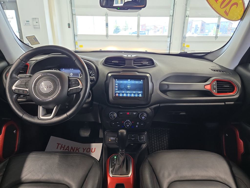 Used 2019 Jeep Renegade Trailhawk AWD/4WD image 18