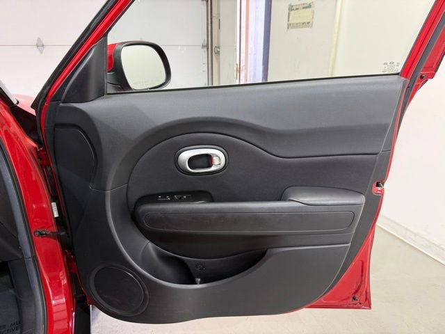 Used 2015 Kia Soul + image 22