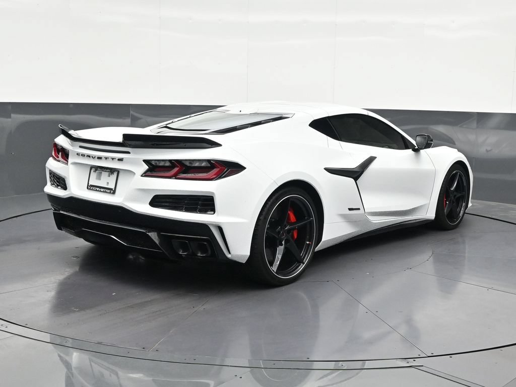 Used 2025 Chevrolet Corvette E-Ray AWD/4WD image 5