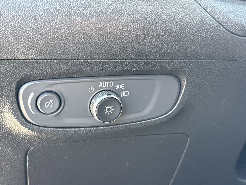 Used 2024 Buick Encore GX Sport Touring image 39