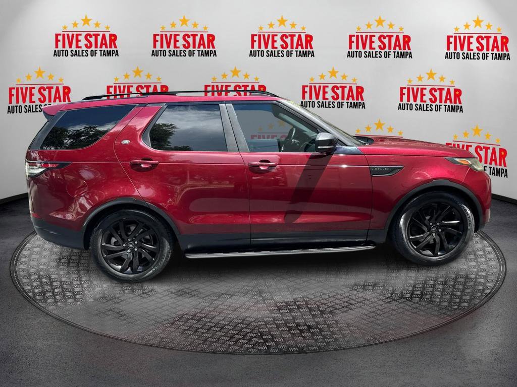 Used 2017 Land Rover Discovery SE image 8