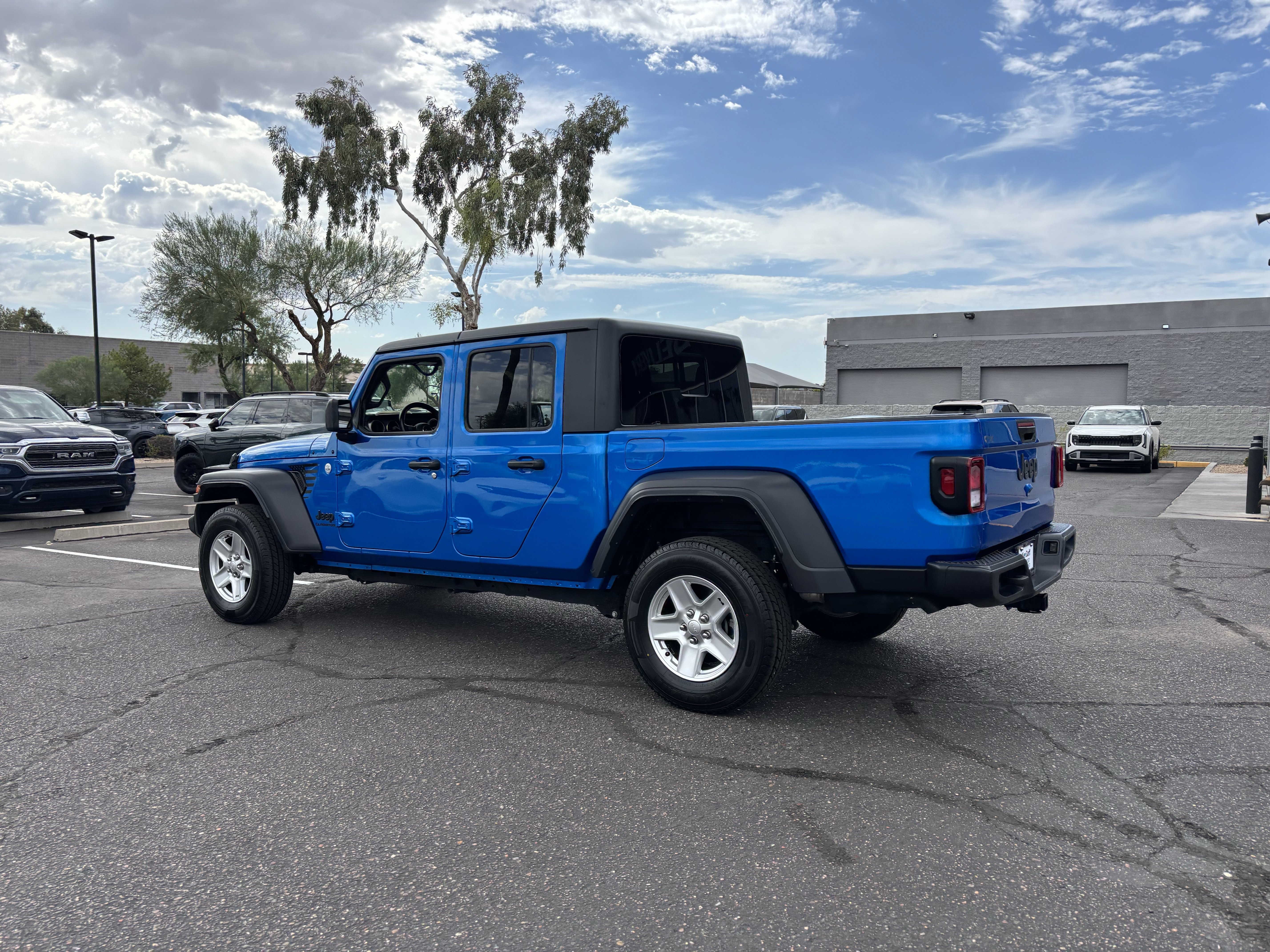 Used 2020 Jeep Gladiator Sport w/ Quick Order Package 24S AWD/4WD image 4