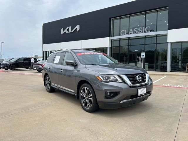 Used 2020 Nissan Pathfinder Platinum FWD image 1