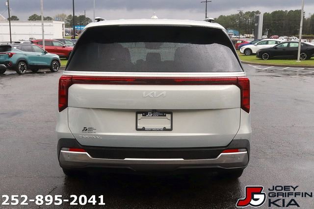 Used 2025 Kia Carnival SX FWD image 6