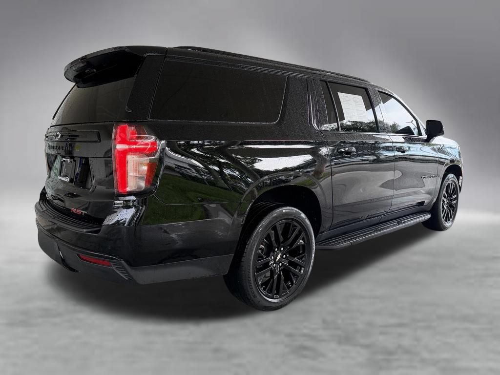 Used 2024 Chevrolet Suburban RST w/ Luxury Package RWD image 3
