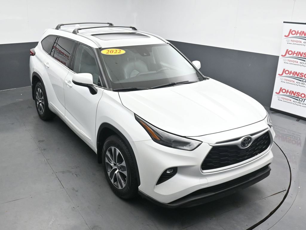 Used 2022 Toyota Highlander XLE AWD/4WD image 24