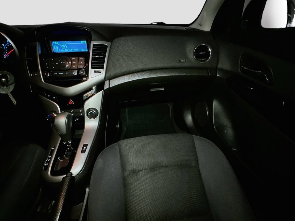 Used 2014 Chevrolet Cruze LT FWD image 29