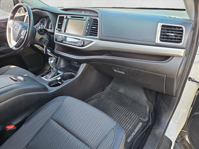 Certified 2019 Toyota Highlander Plus FWD image 22