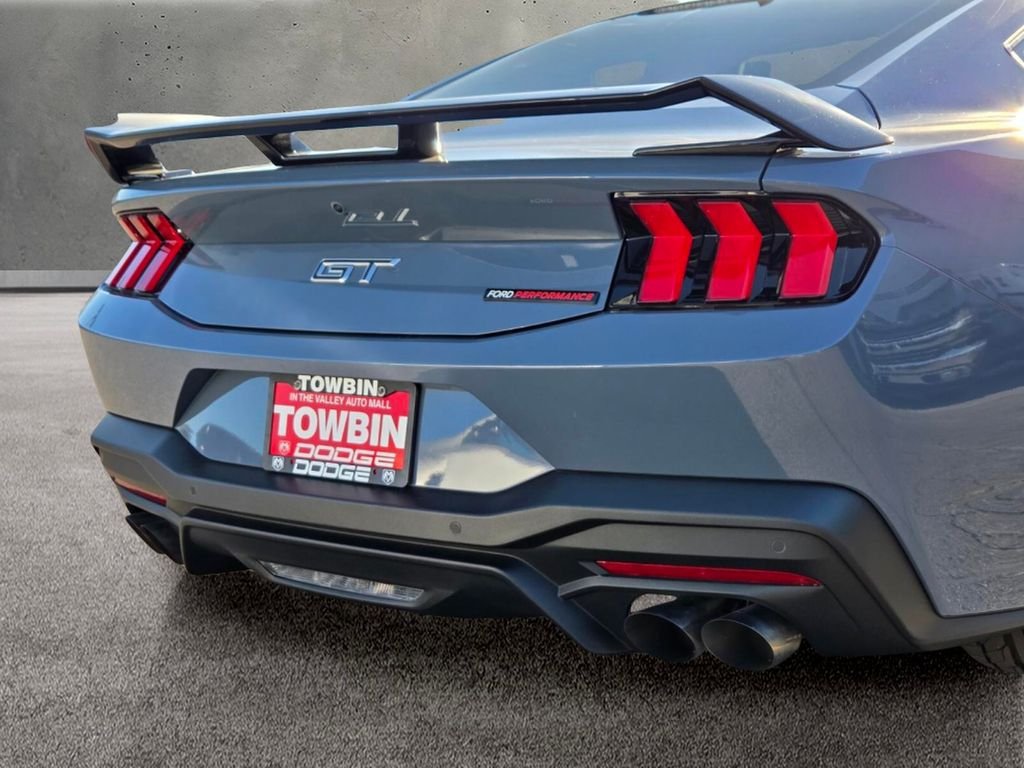 Used 2025 Ford Mustang GT RWD image 5