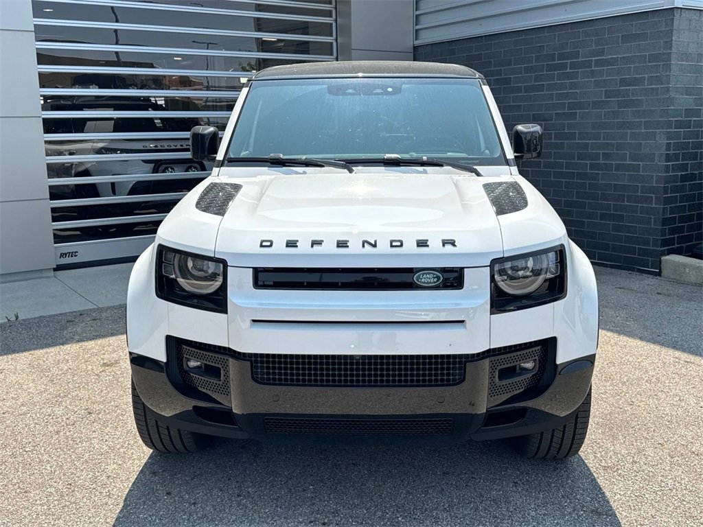 New 2025 Land Rover Defender 110 V8 image 2
