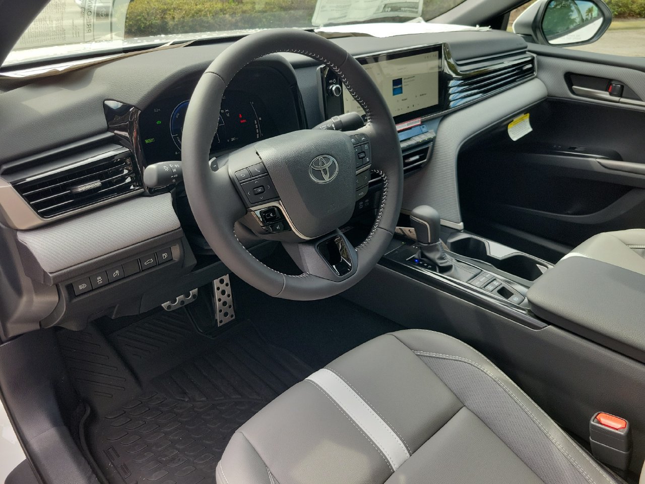 Used 2026 Toyota Camry SE w/ Multimedia Upgrade Package FWD image 16