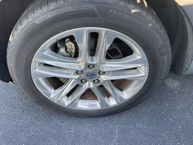 Used 2017 Ford Explorer XLT w/ Equipment Group 202A FWD image 7