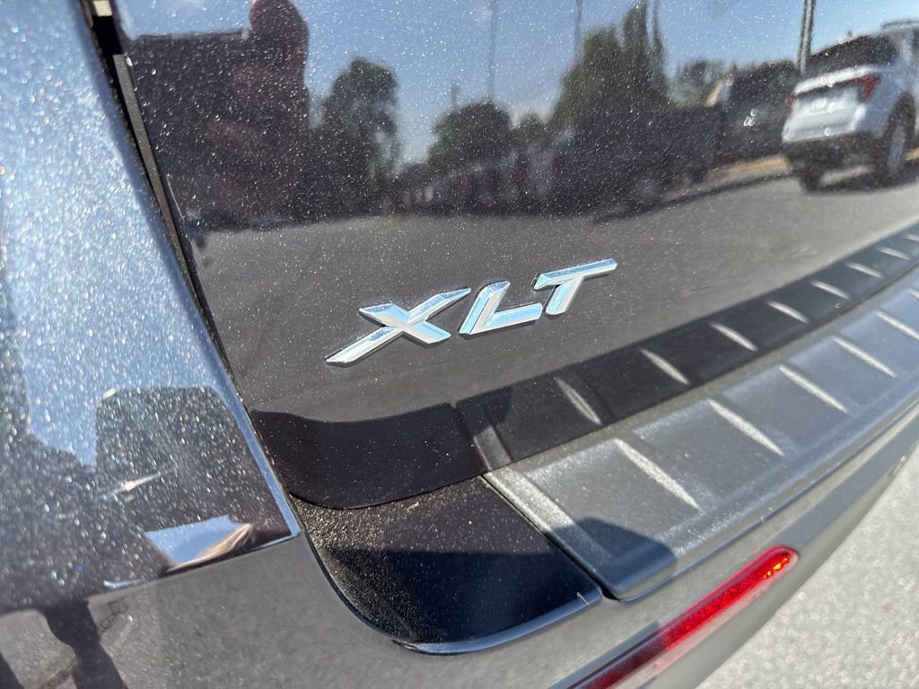 Used 2023 Ford Explorer XLT AWD/4WD image 33