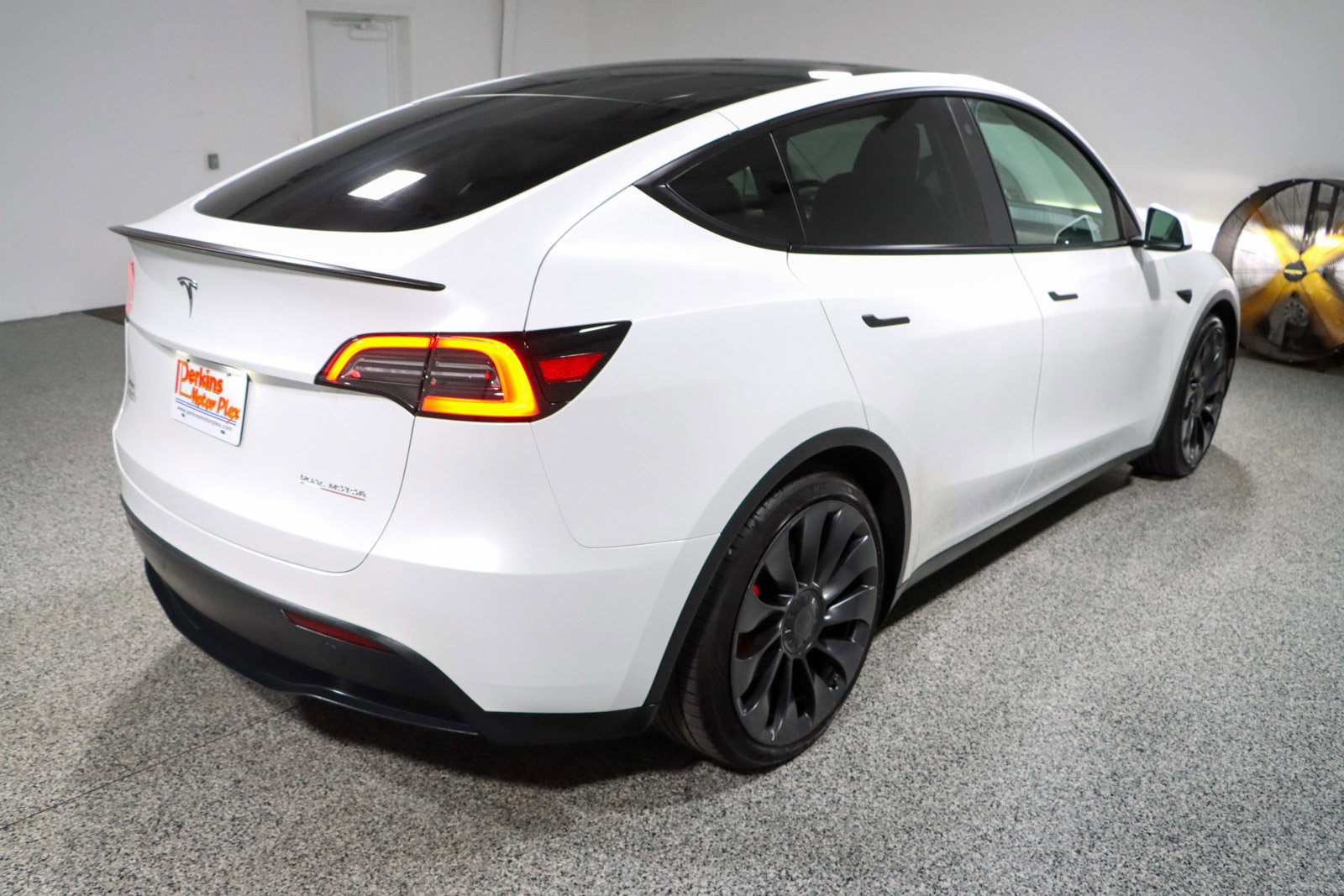 Used 2023 Tesla Model Y Performance image 7