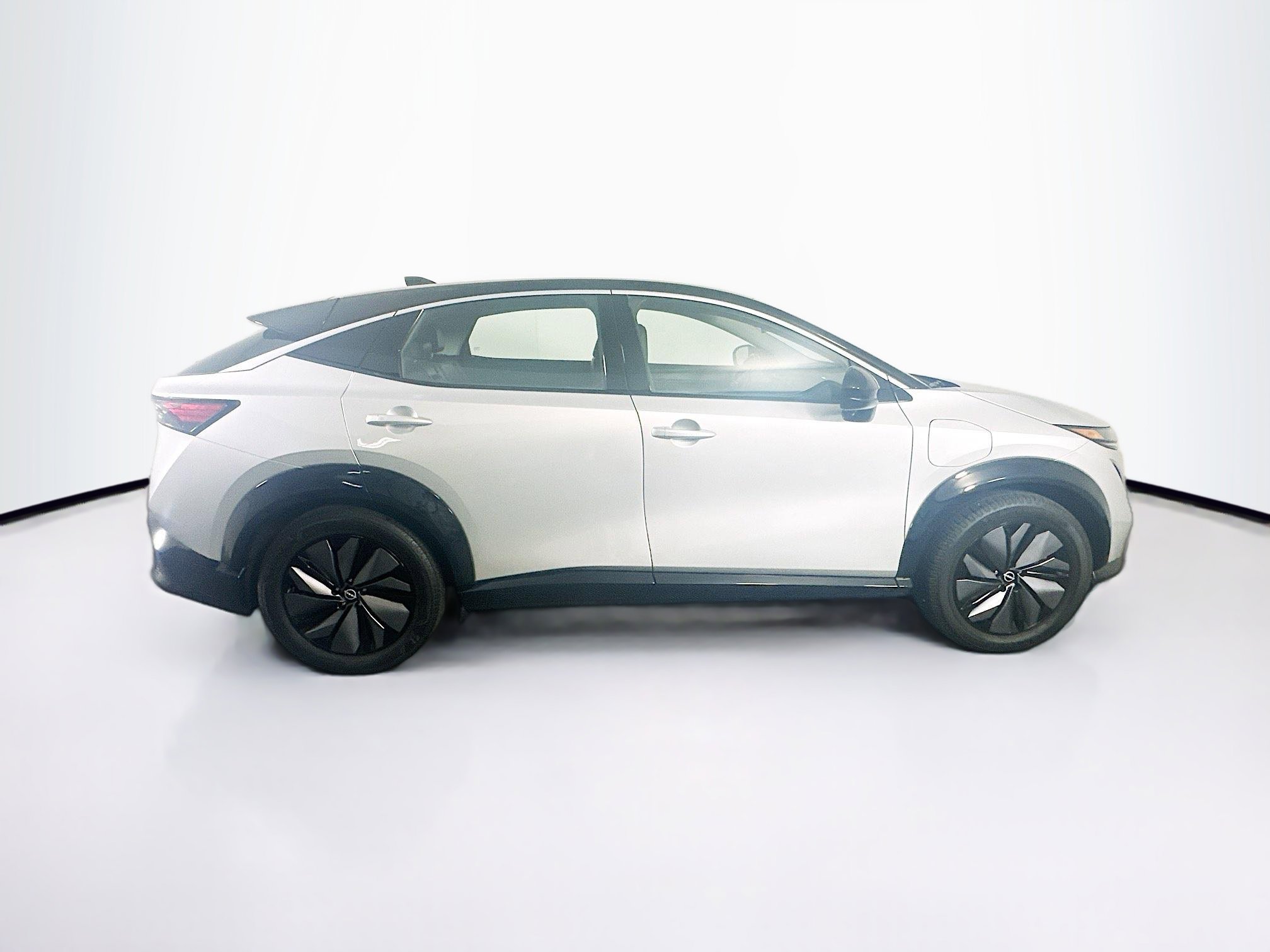Used 2023 Nissan Ariya FWD image 10