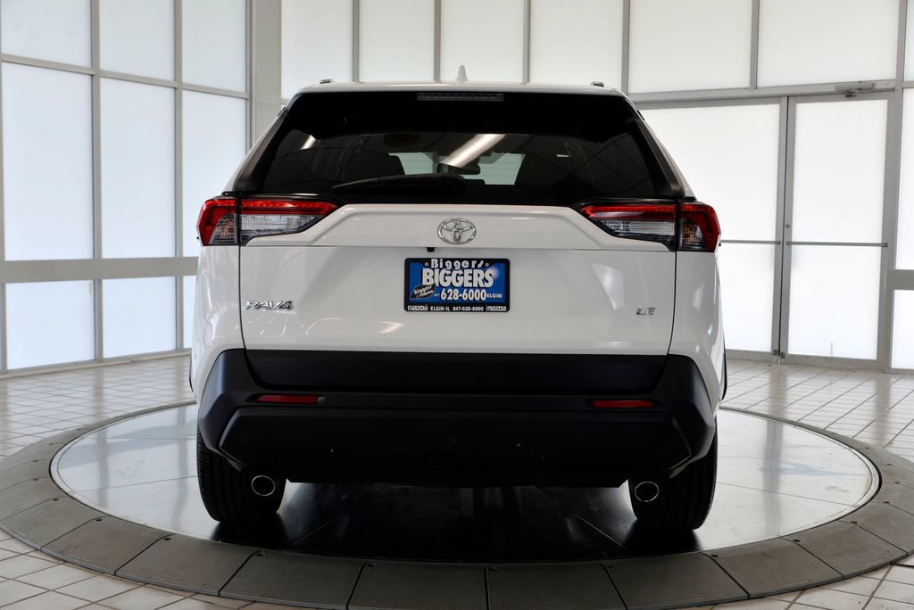 Used 2019 Toyota RAV4 LE FWD image 7