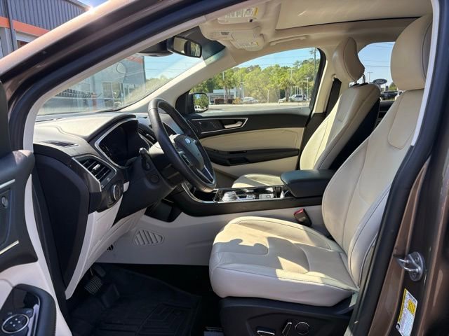 Used 2019 Ford Edge Titanium w/ Cold Weather Package FWD image 14