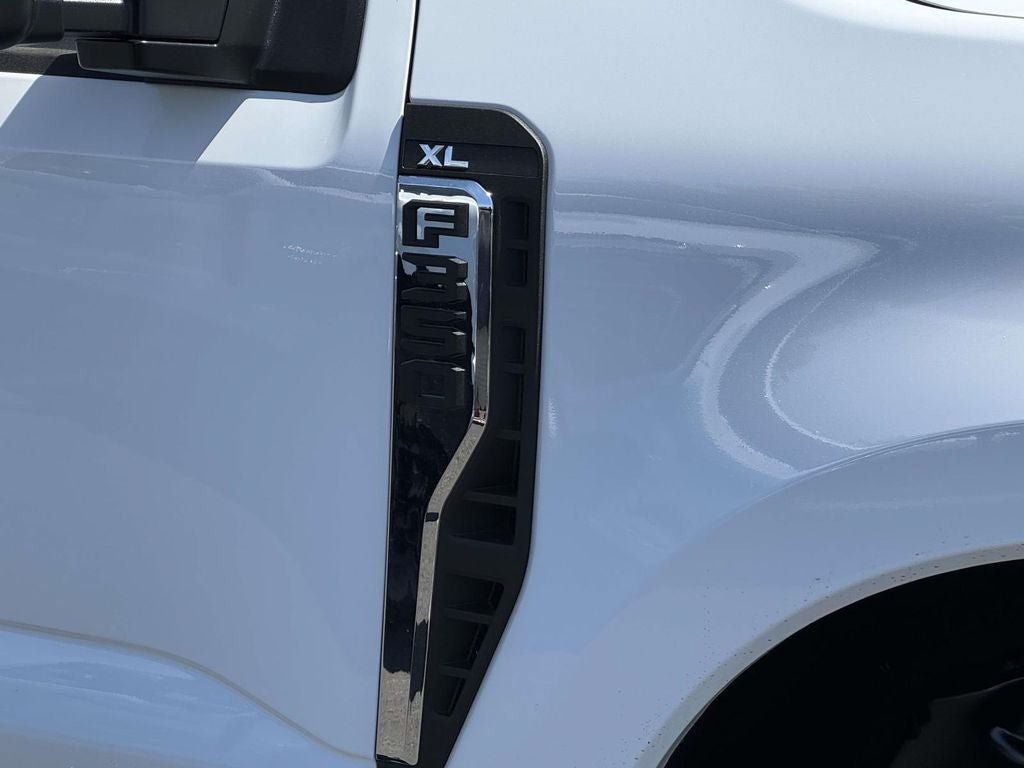 New 2026 Ford F350 XL w/ FX4 Off-Road Package AWD/4WD image 2