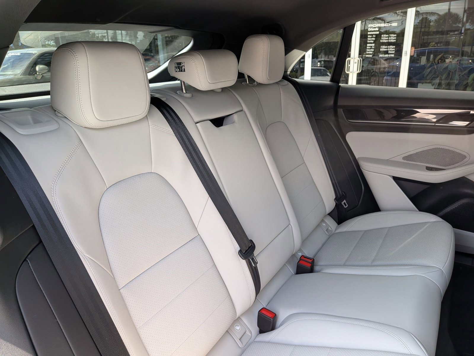 New 2026 Porsche Macan 4 Electric image 25