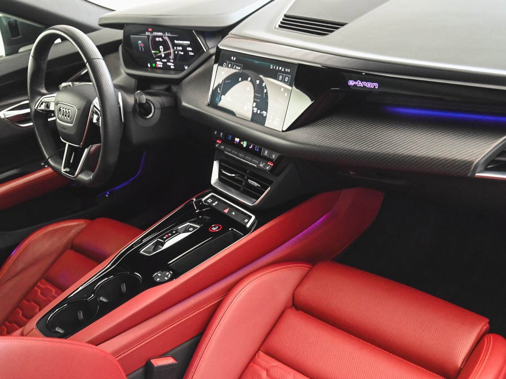 Used 2024 Audi e-tron GT Premium Plus image 31