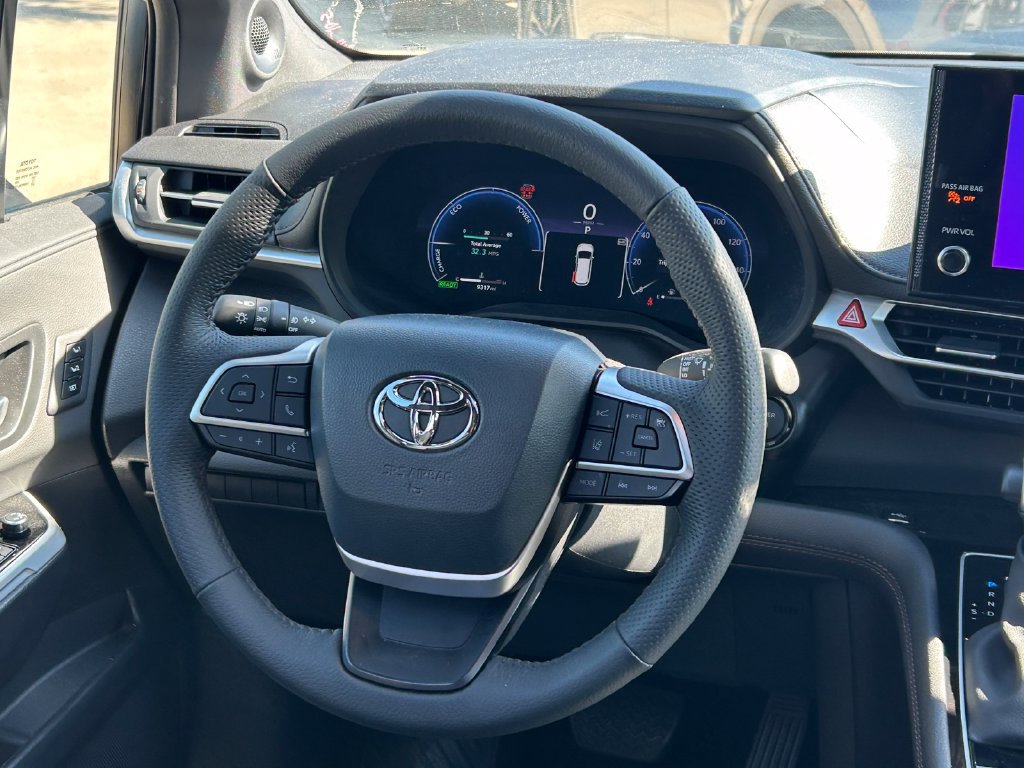 Used 2026 Toyota Sienna Limited AWD/4WD image 44