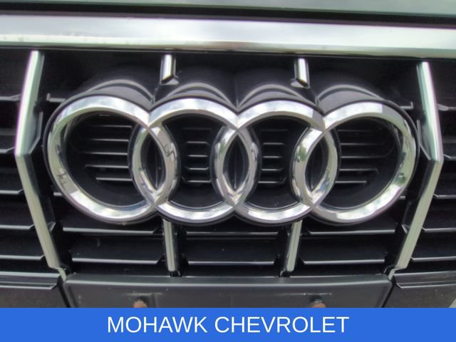 Used 2020 Audi Q3 2.0T Premium w/ Convenience Package AWD/4WD image 31