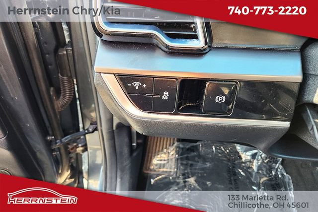 Used 2023 Kia Sportage EX AWD/4WD image 17