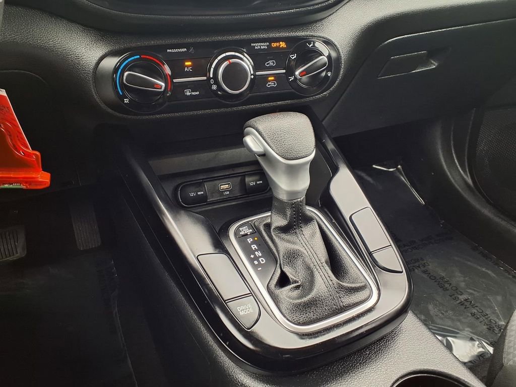 Used 2025 Kia Soul LX w/ LX Technology Package image 8