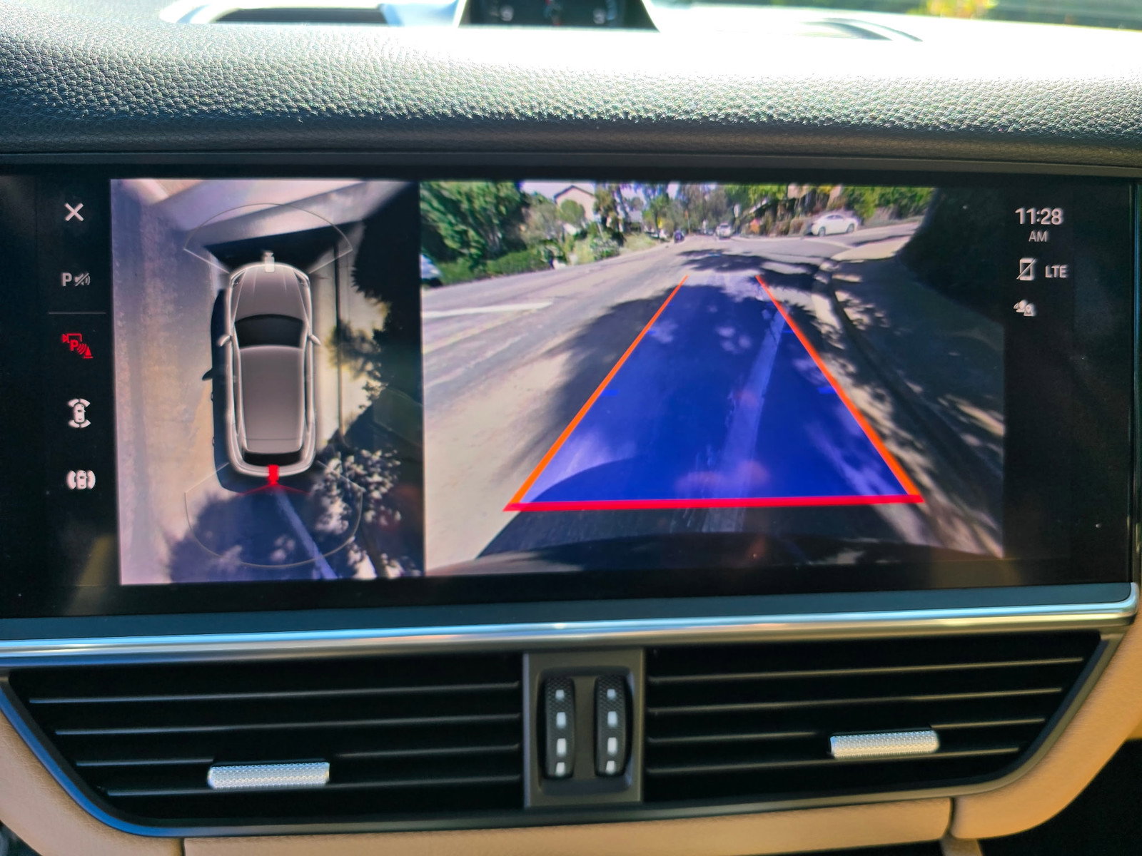 Used 2022 Porsche Cayenne Platinum Edition w/ Premium Package Plus image 27