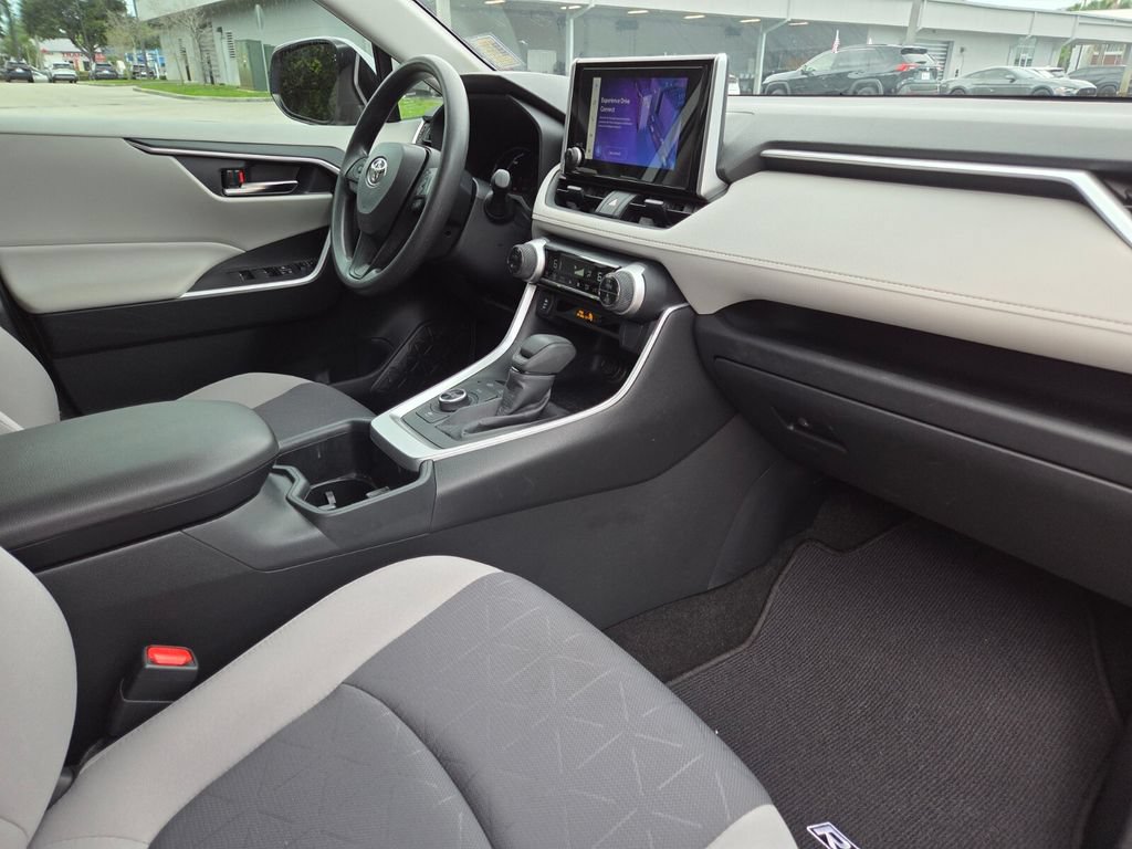 Certified 2025 Toyota RAV4 XLE AWD/4WD image 13