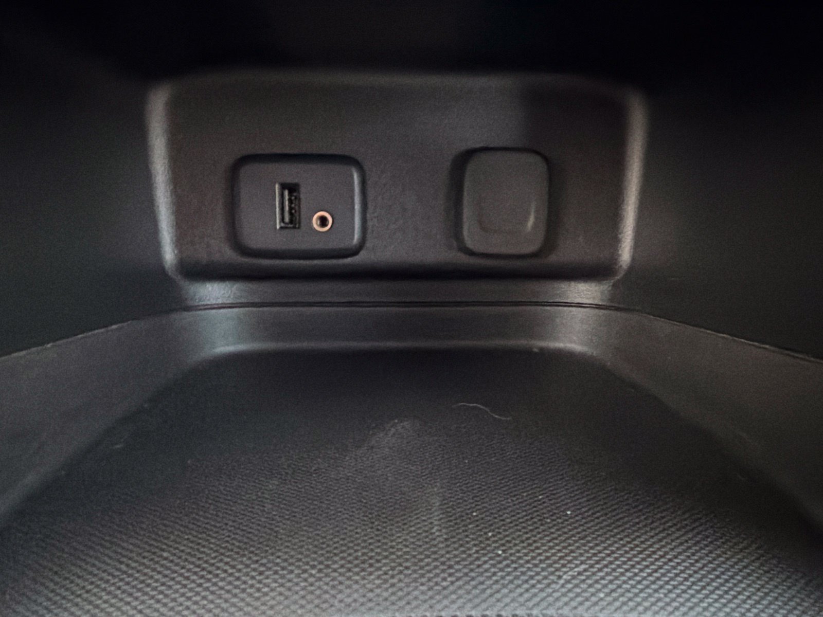 Used 2018 Chevrolet Equinox LS FWD image 23